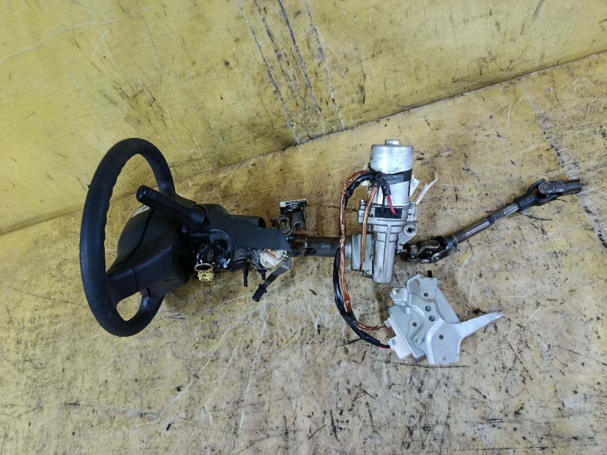 Рулевая колонка на Toyota Yaris NCP92 Фото 1