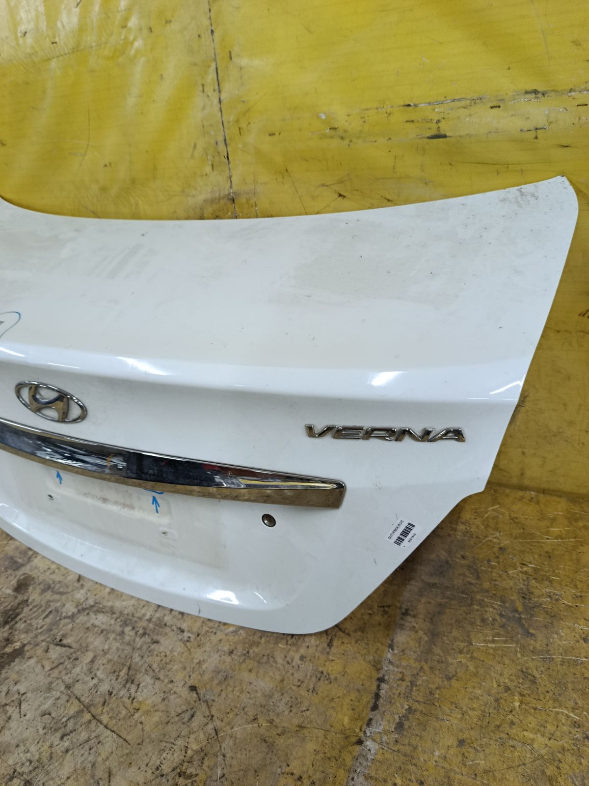 Крышка багажника на Hyundai Solaris RB Фото 3