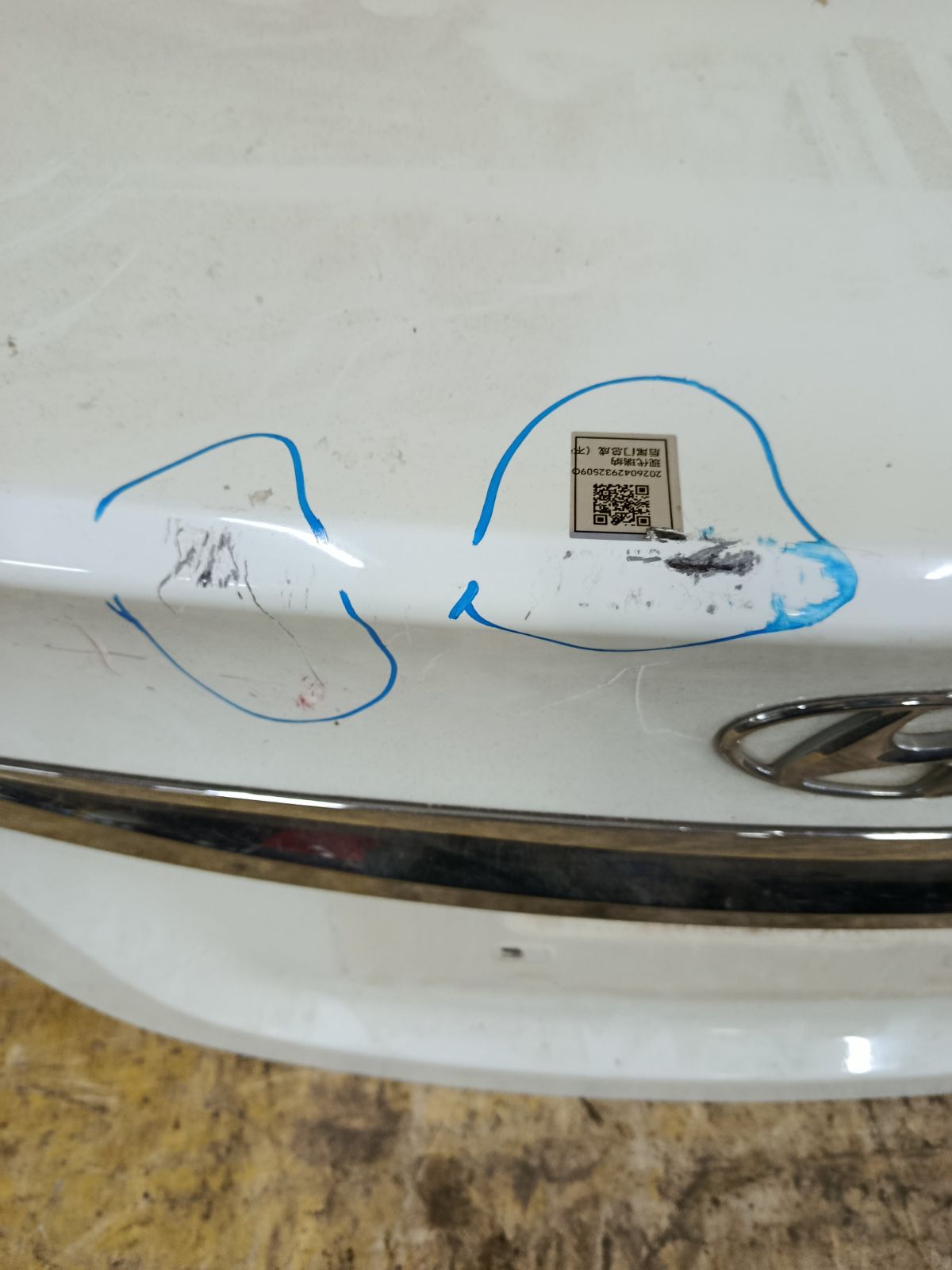Крышка багажника на Hyundai Solaris RB Фото 5