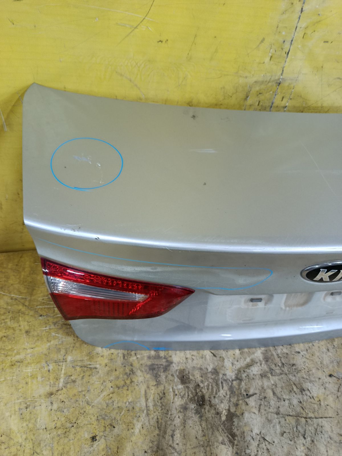 Крышка багажника на Kia Rio QB Фото 3