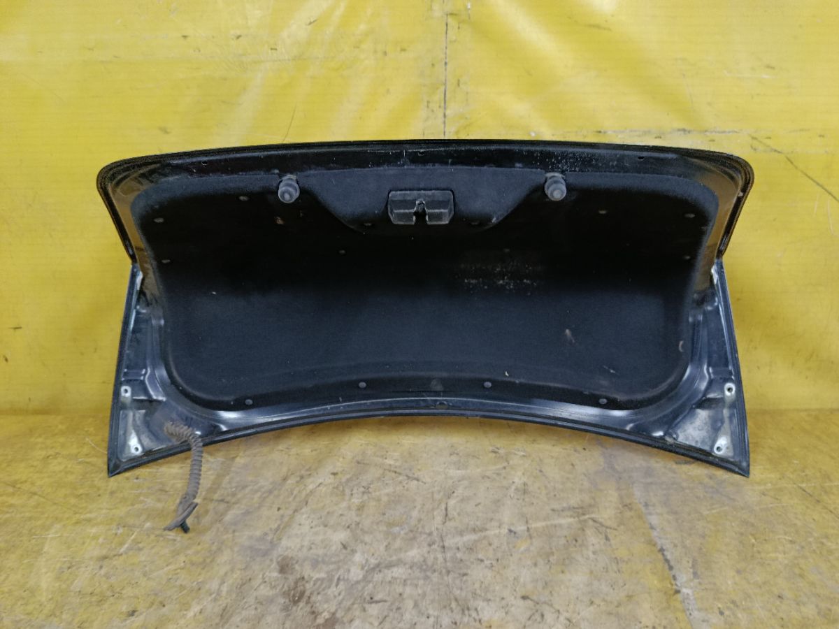 Крышка багажника на Ford Focus 2 Фото 6