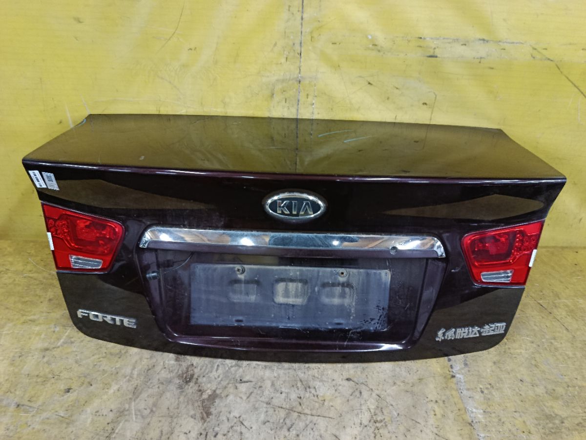 Крышка багажника на Kia Cerato TD Фото 2