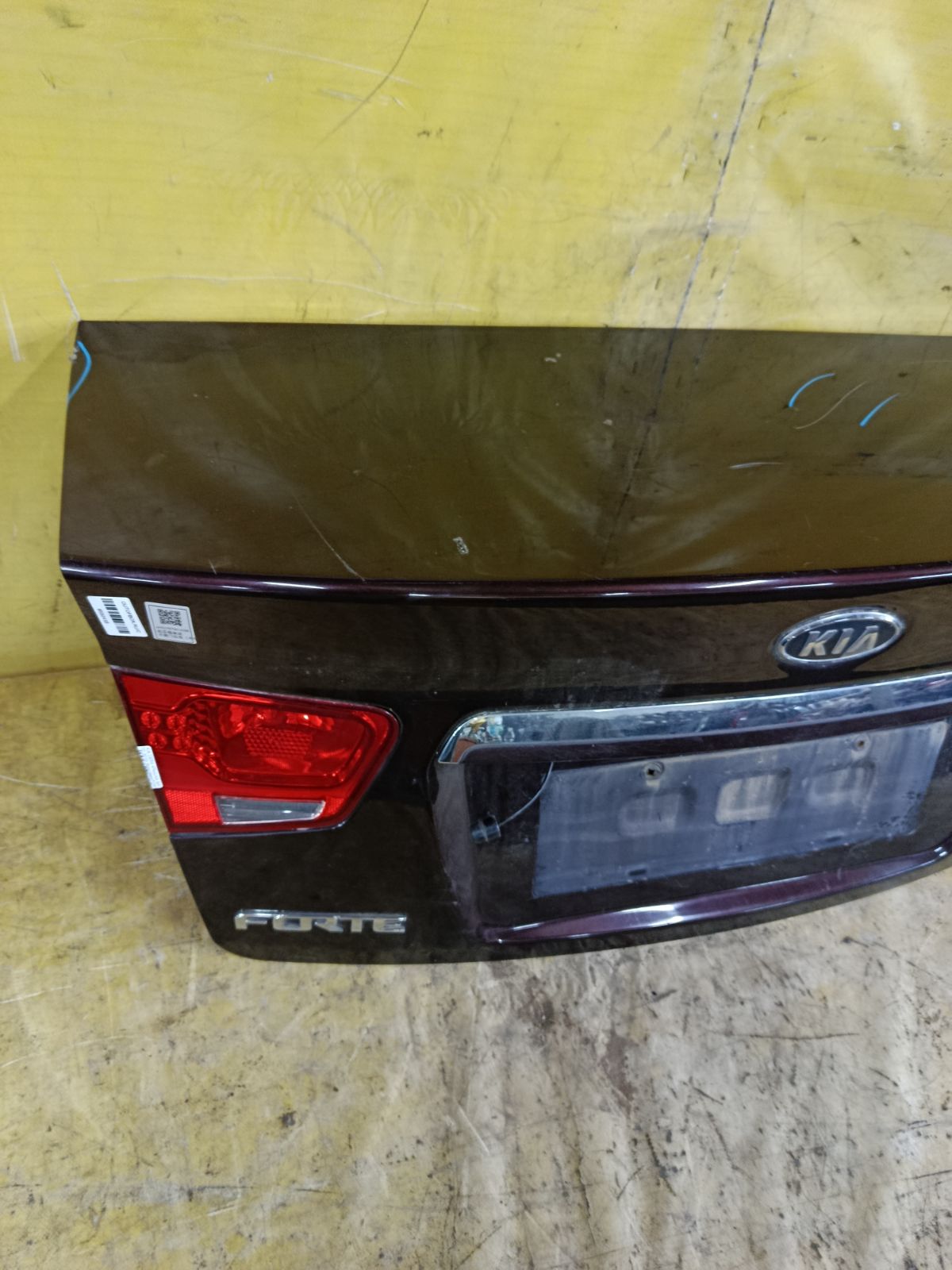 Крышка багажника на Kia Cerato TD Фото 3