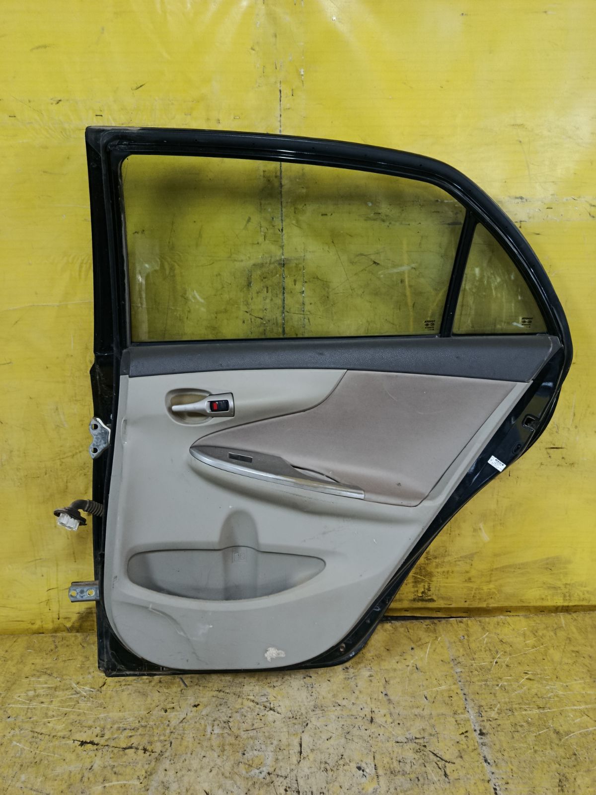 Дверь боковая на Toyota Corolla ZRE151L Фото 5