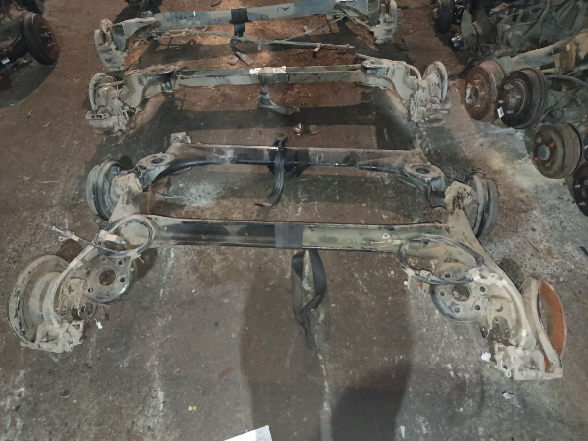Балка подвески на Toyota Corolla ZRE151L 1ZR-FE Фото 7