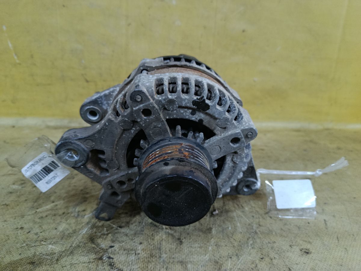 Генератор 27060-0T030 на Toyota Corolla ZRE151L 1ZR-FE Фото 3