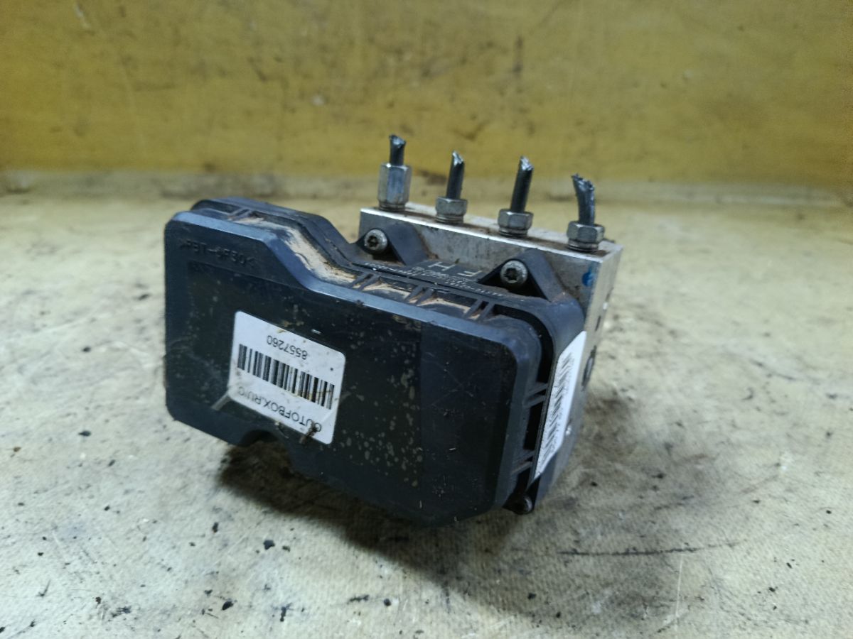 Блок ABS 45510-02161, 89541-12201, 135110-23111 на Toyota Corolla ZRE151L 1ZR-FE Фото 3