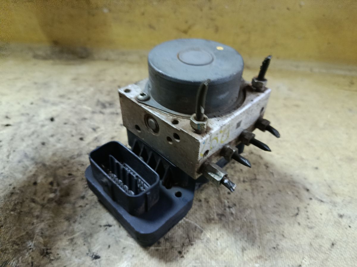 Блок ABS 45510-02161, 89541-12201, 135110-23111 на Toyota Corolla ZRE151L 1ZR-FE Фото 8