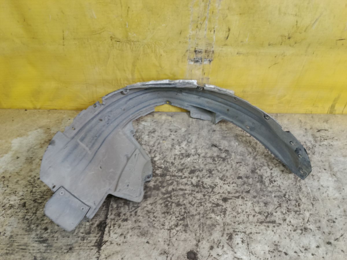 Подкрылок на Honda Cr-V RE1 R20A1 Фото 2