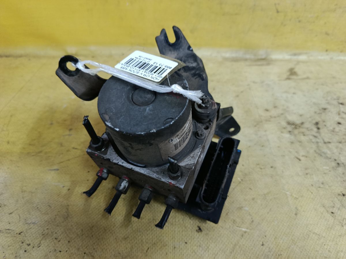 Блок ABS 57110-SWA-W521-M1 на Honda Cr-V RE1 R20A1 Фото 2