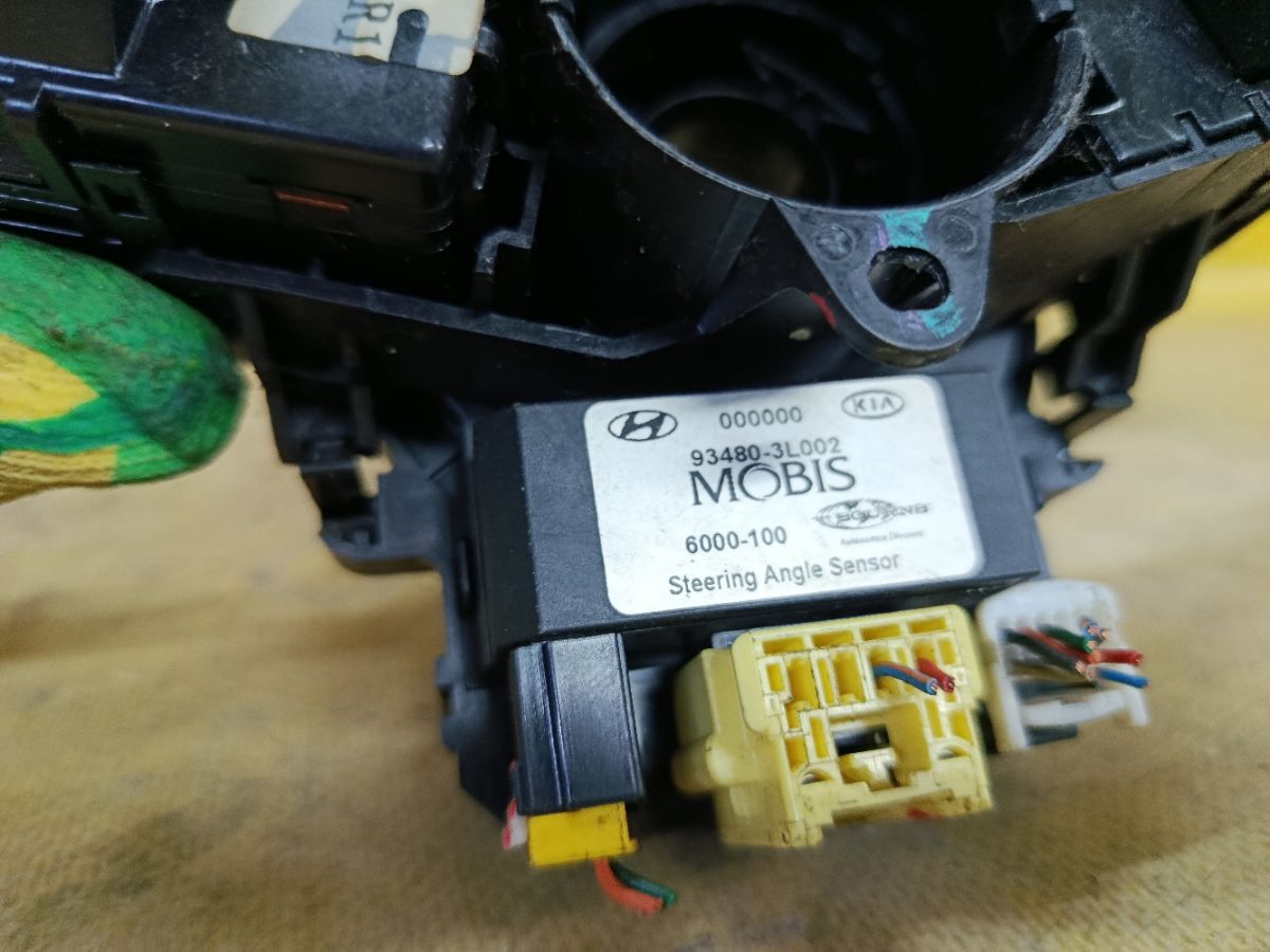 Шлейф-лента air bag 93490-2M300, 93480-3L002, 93420-2K050, 93410-3R130 на Hyundai Ix35 LM Фото 4