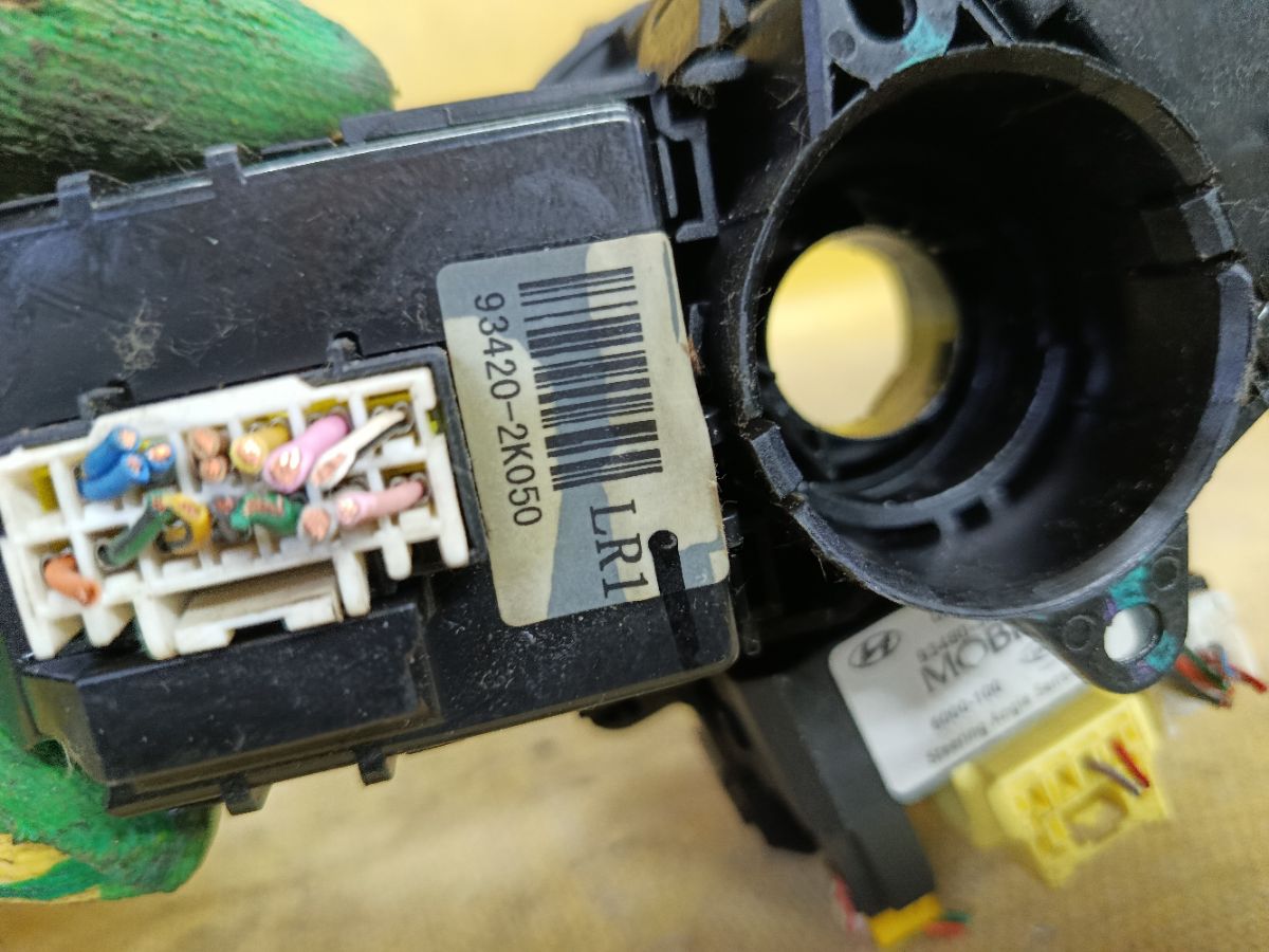 Шлейф-лента air bag 93490-2M300, 93480-3L002, 93420-2K050, 93410-3R130 на Hyundai Ix35 LM Фото 5
