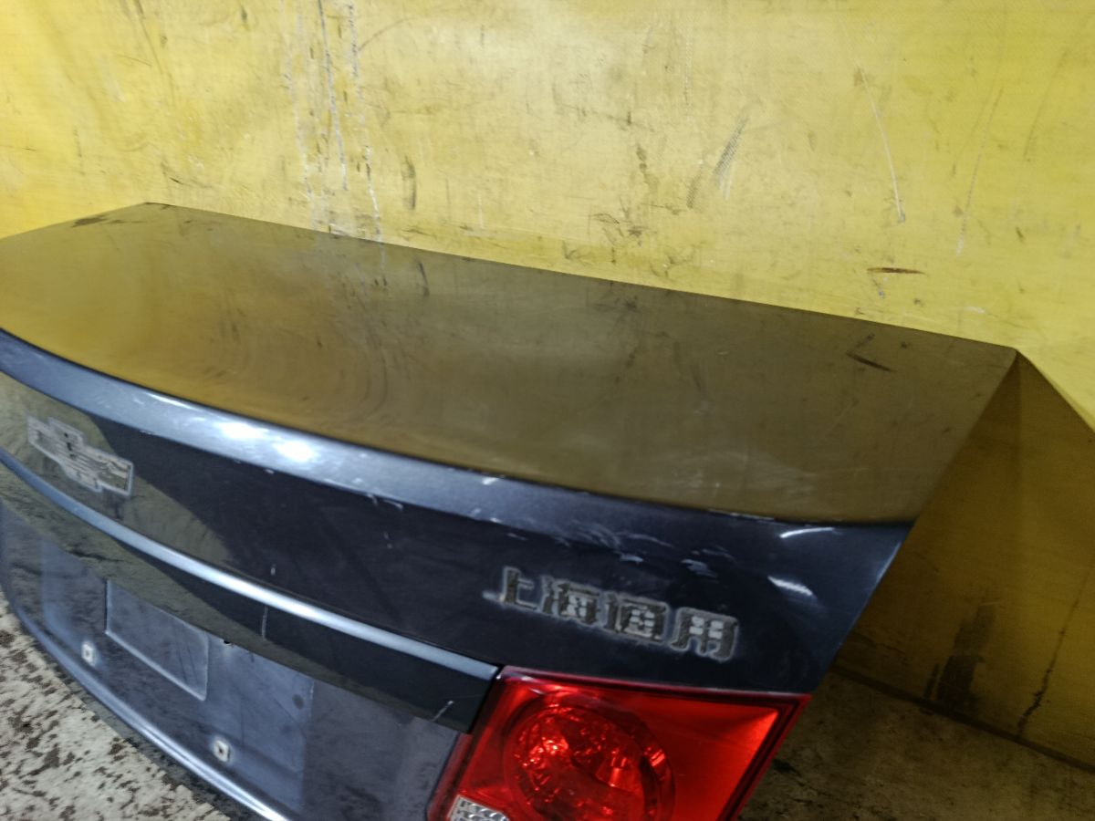 Крышка багажника на Chevrolet Cruze J300 Фото 5