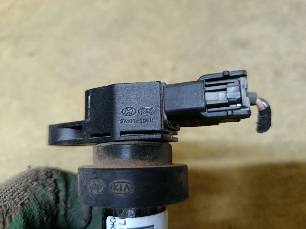 Катушка зажигания 27301-2B010 на Kia Rio QB G4FA Фото 3