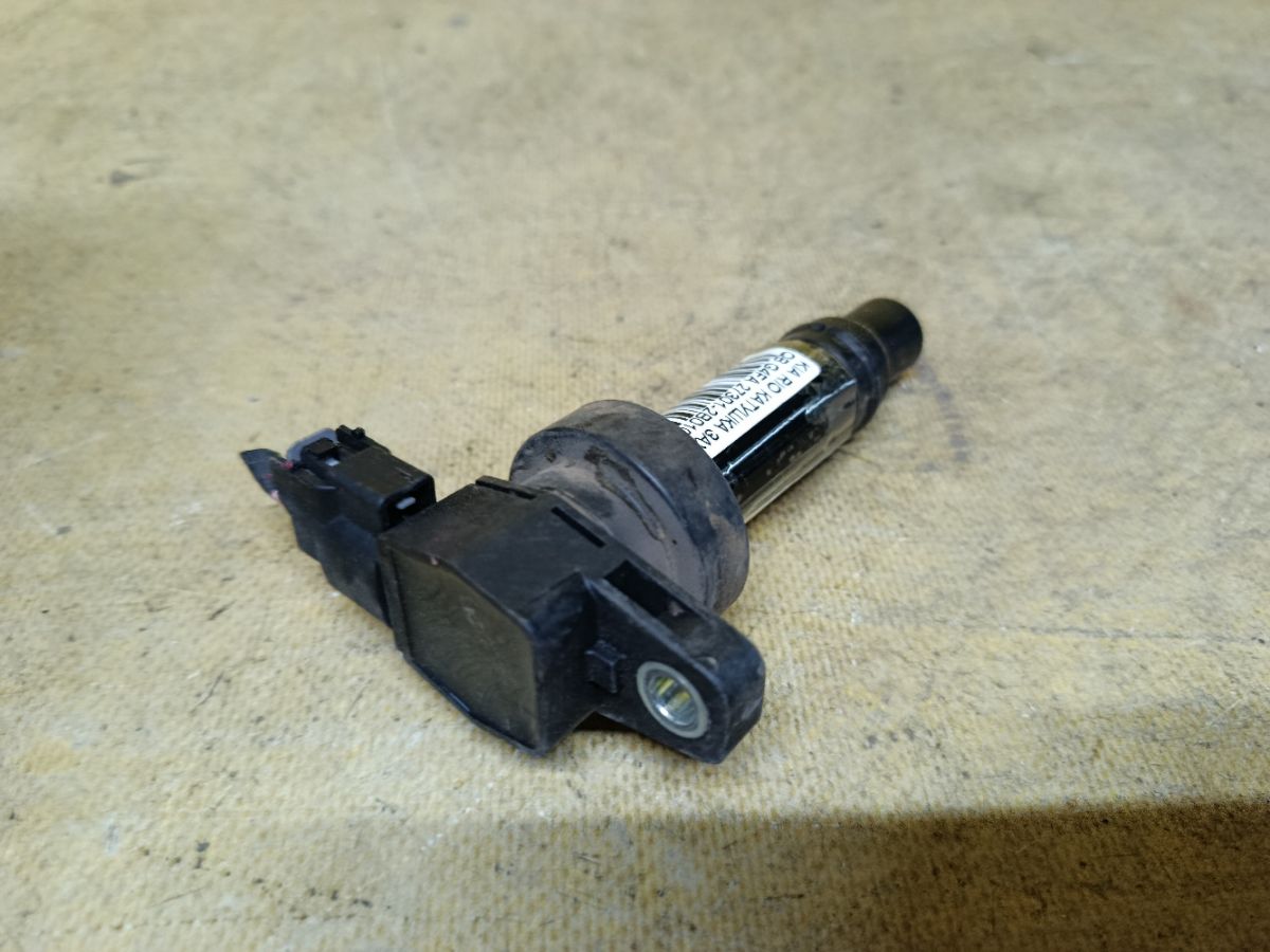 Катушка зажигания 27301-2B010 на Kia Rio QB G4FA Фото 2