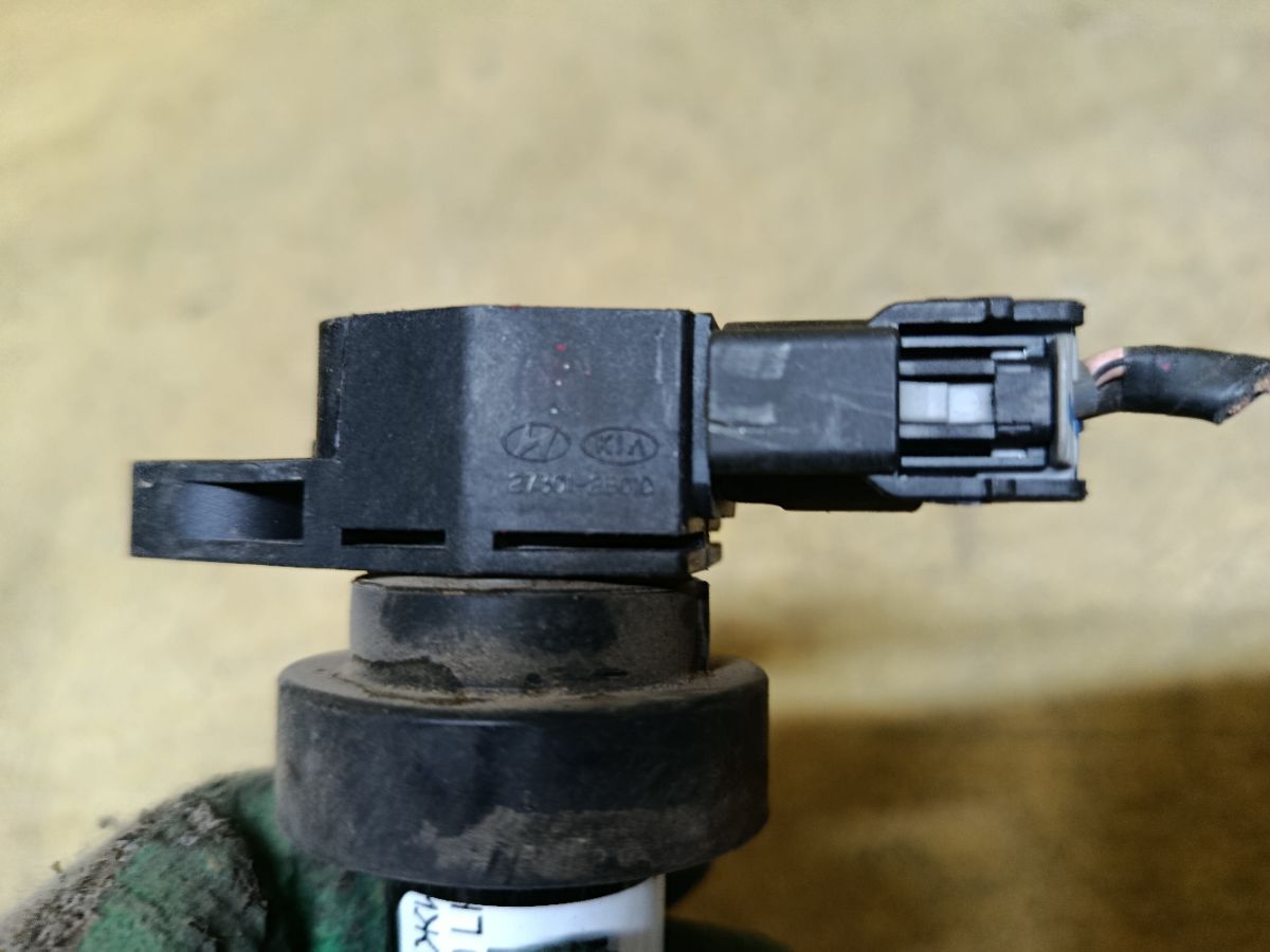 Катушка зажигания 27301-2B010 на Kia Rio QB G4FA Фото 3
