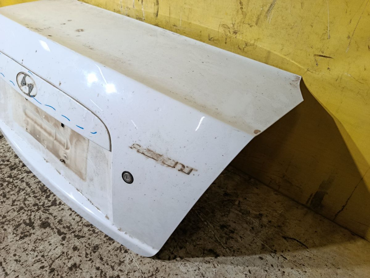 Крышка багажника на Hyundai Accent MC Фото 3