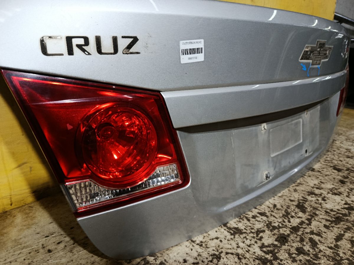 Крышка багажника на Chevrolet Cruze J300 Фото 5