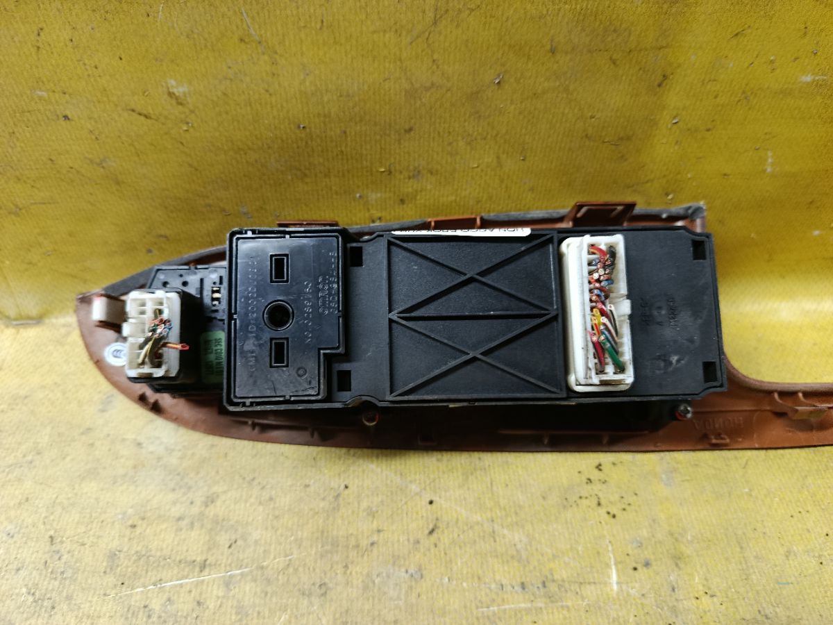 Блок упр-я стеклоподъемниками 35750-SDA-H15 на Honda Accord CM5 Фото 4
