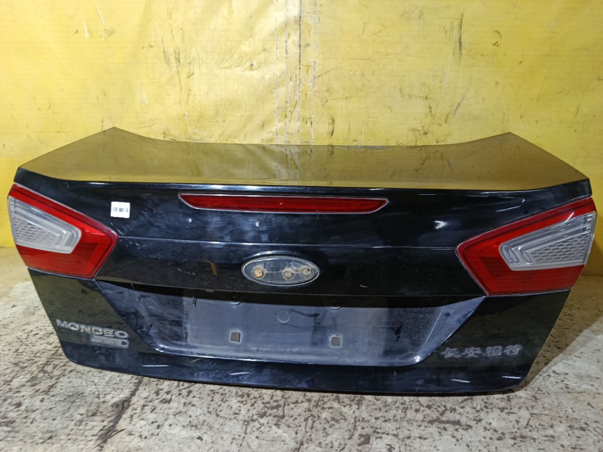 Крышка багажника на Ford Mondeo 4 Фото 2