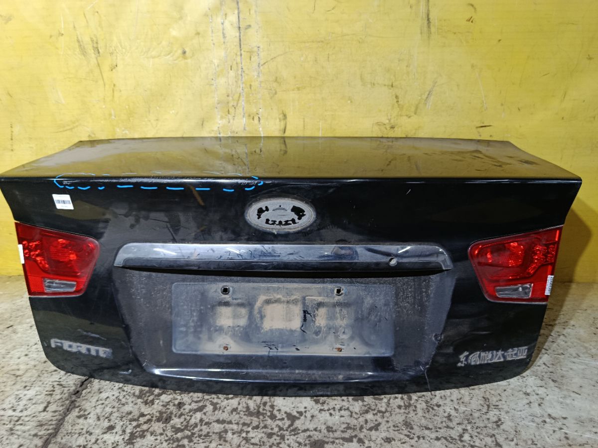 Крышка багажника на Kia Forte TD Фото 2