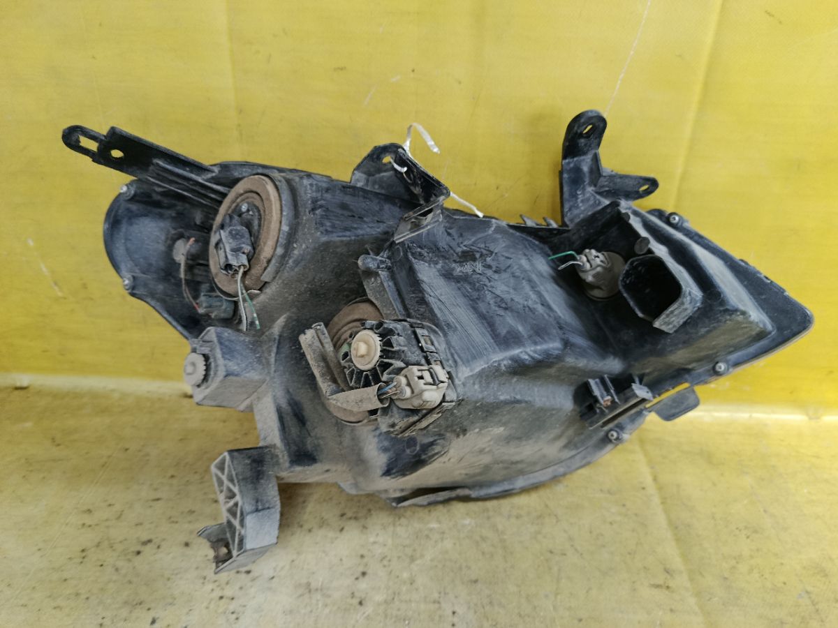 Фара на Nissan Bluebird Sylphy G11 Фото 5