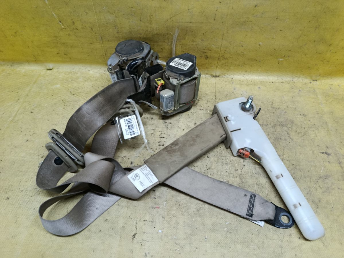 Ремень безопасности 615279701D, 617157000A на Nissan Almera G15 Фото 2