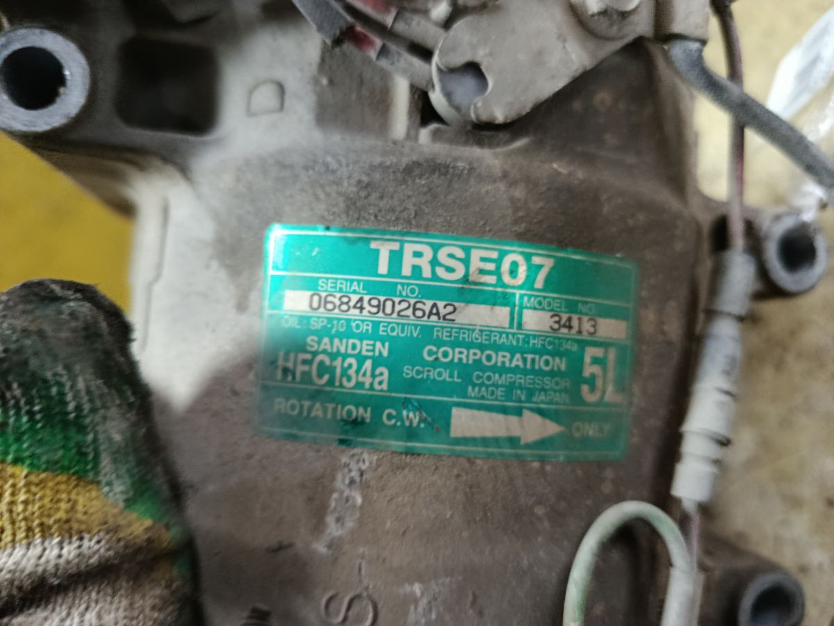 Компрессор кондиционера на Honda Fit GD3 L15A Фото 4