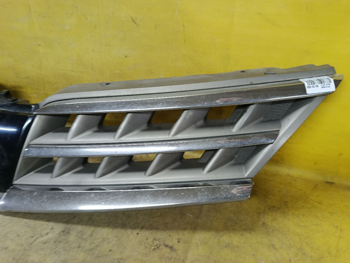 Решетка радиатора 62310-1JZ0A\5A на Nissan Tiida C11 Фото 3