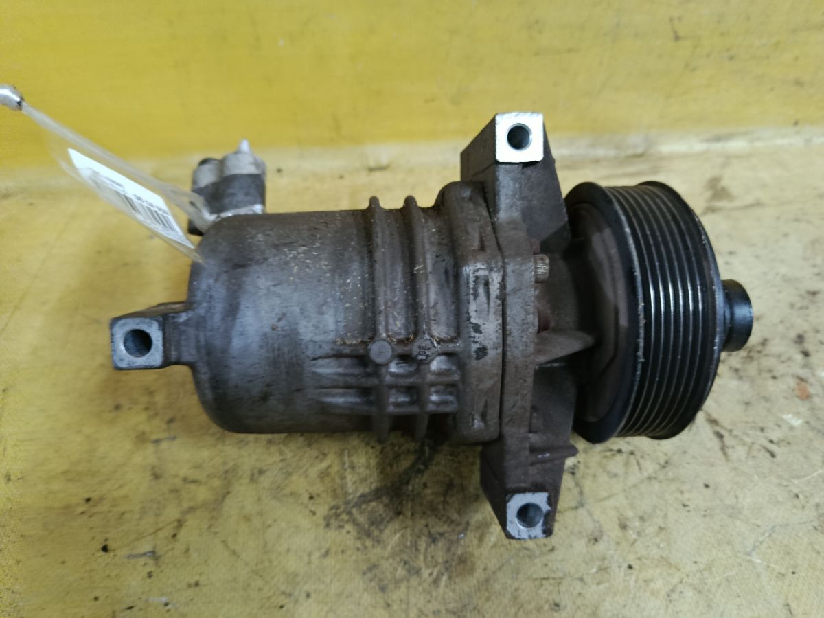Компрессор кондиционера 92600-CJ73A на Nissan Tiida C11 HR16DE Фото 2