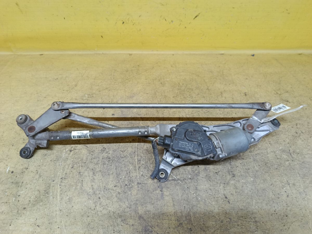 Мотор привода дворников 85110-06110 на Toyota Camry ACV40 Фото 3