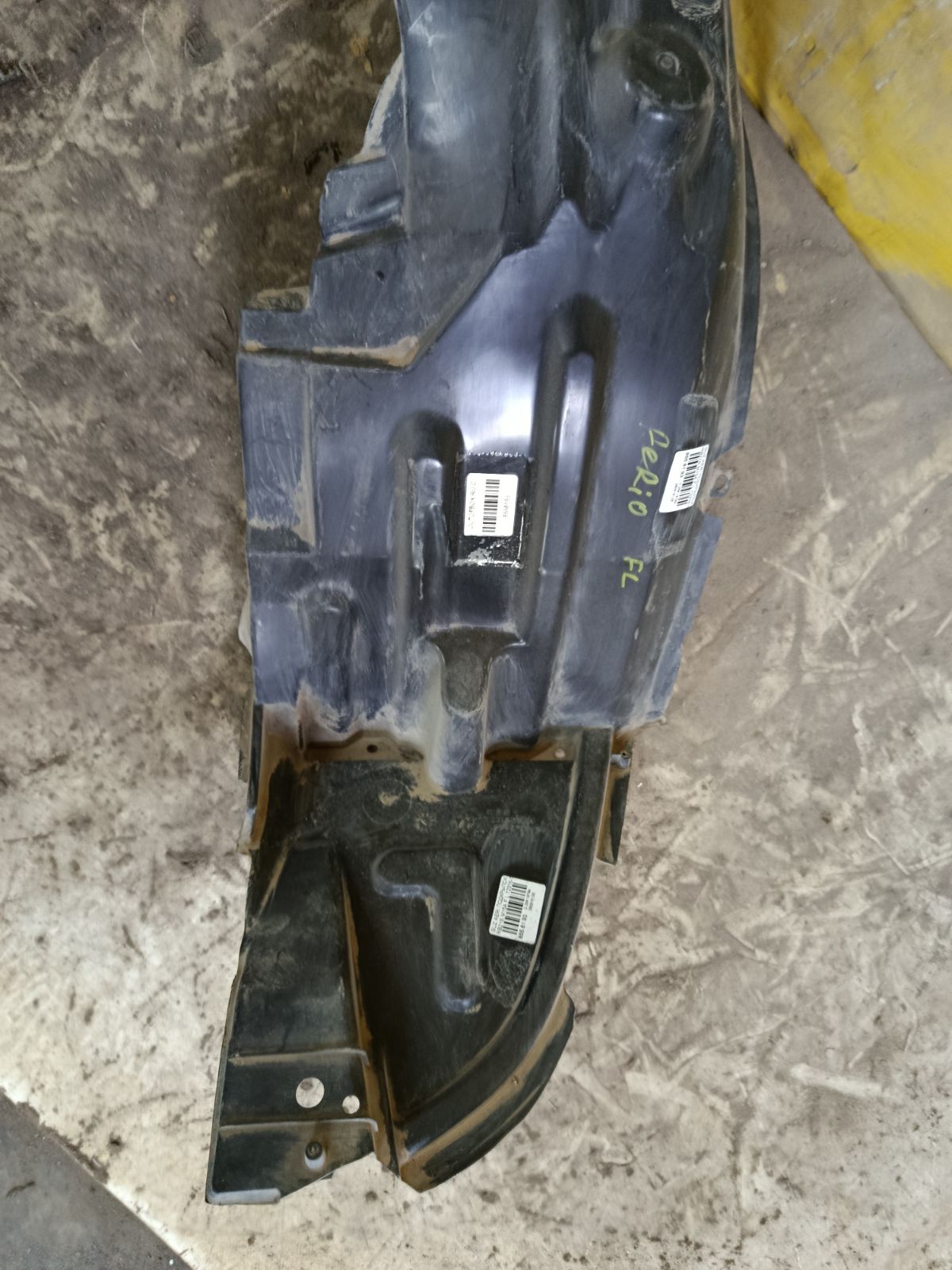 Подкрылок 72316-59J00 на Suzuki Aerio Wagon RB21S M15A Фото 3
