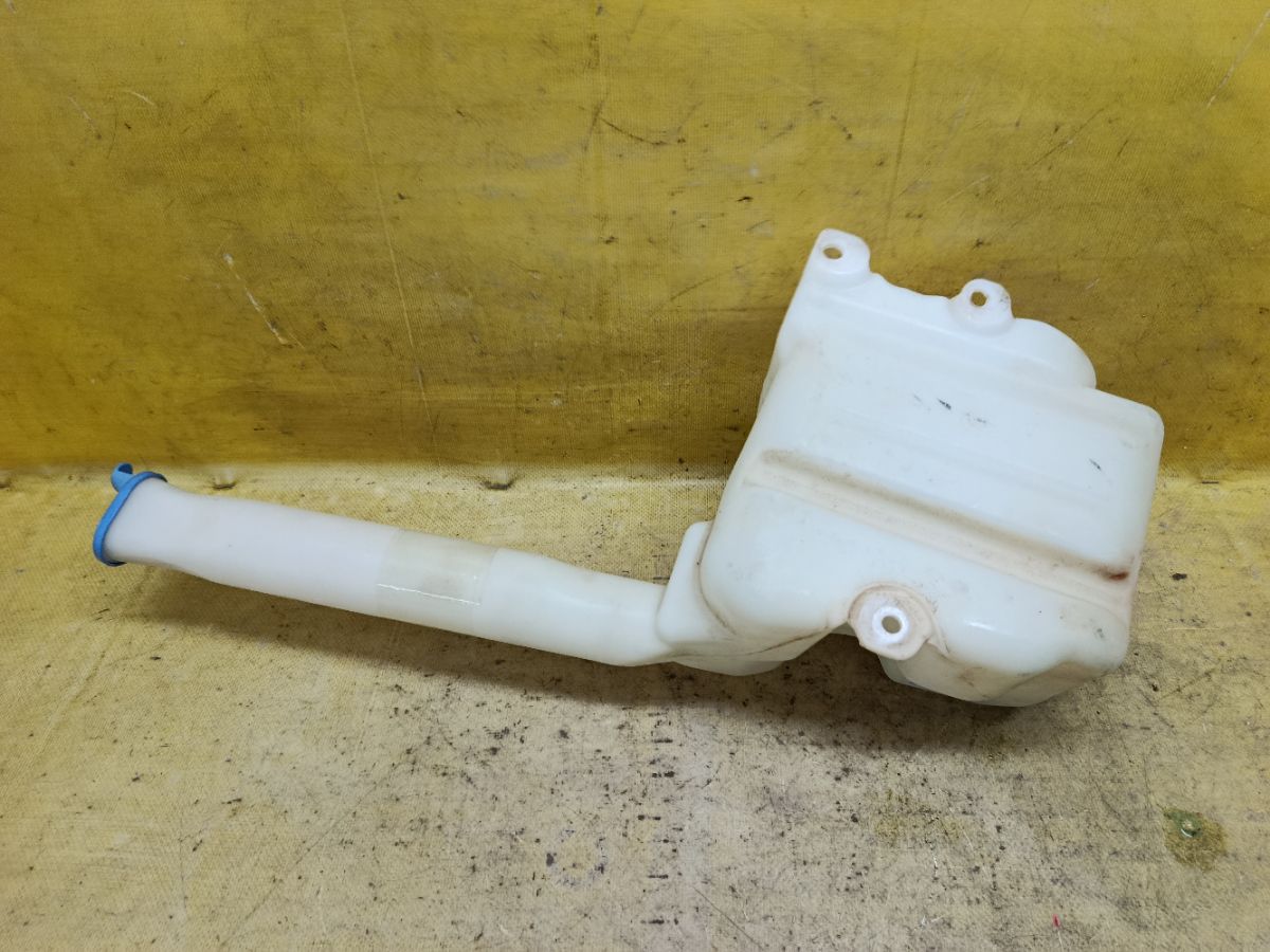 Бачок омывателя 38400-55G00 на Suzuki Liana RB21S Фото 4