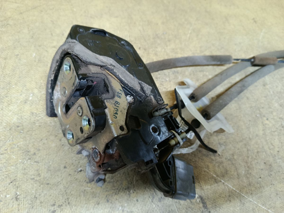 Замок двери на Nissan Teana J32 Фото 6