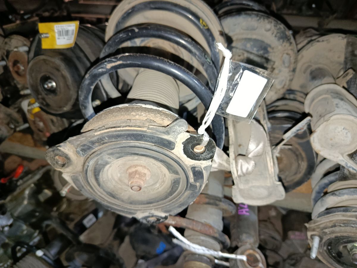 Стойка амортизатора на Nissan Teana J32 VQ25DE Фото 9