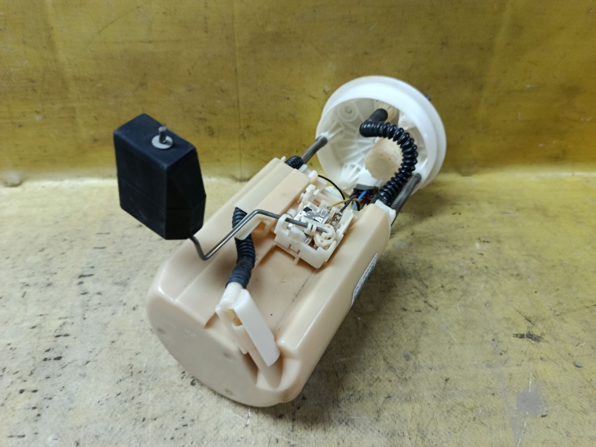 Бензонасос на Honda Fit GD1 L13A Фото 3
