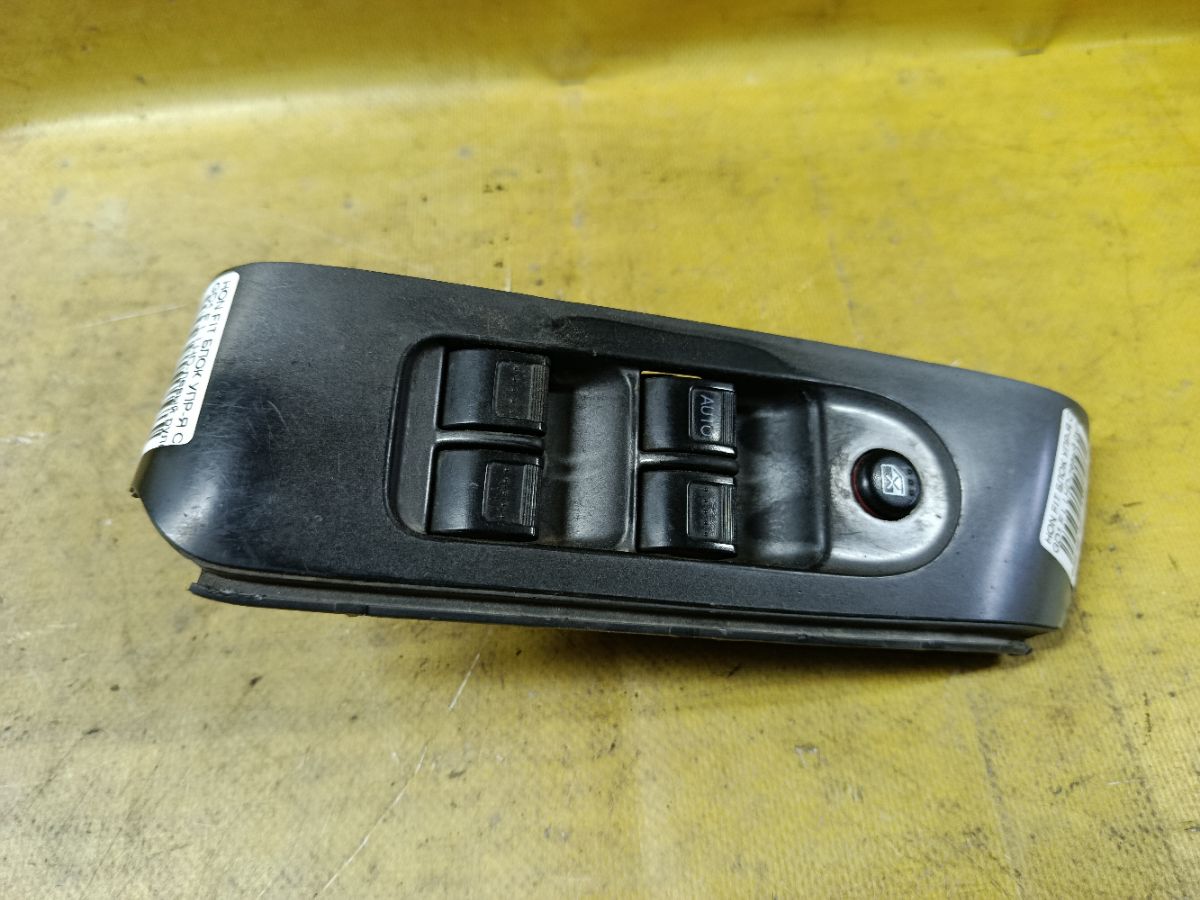 Блок упр-я стеклоподъемниками на Honda Fit GD1 Фото 2