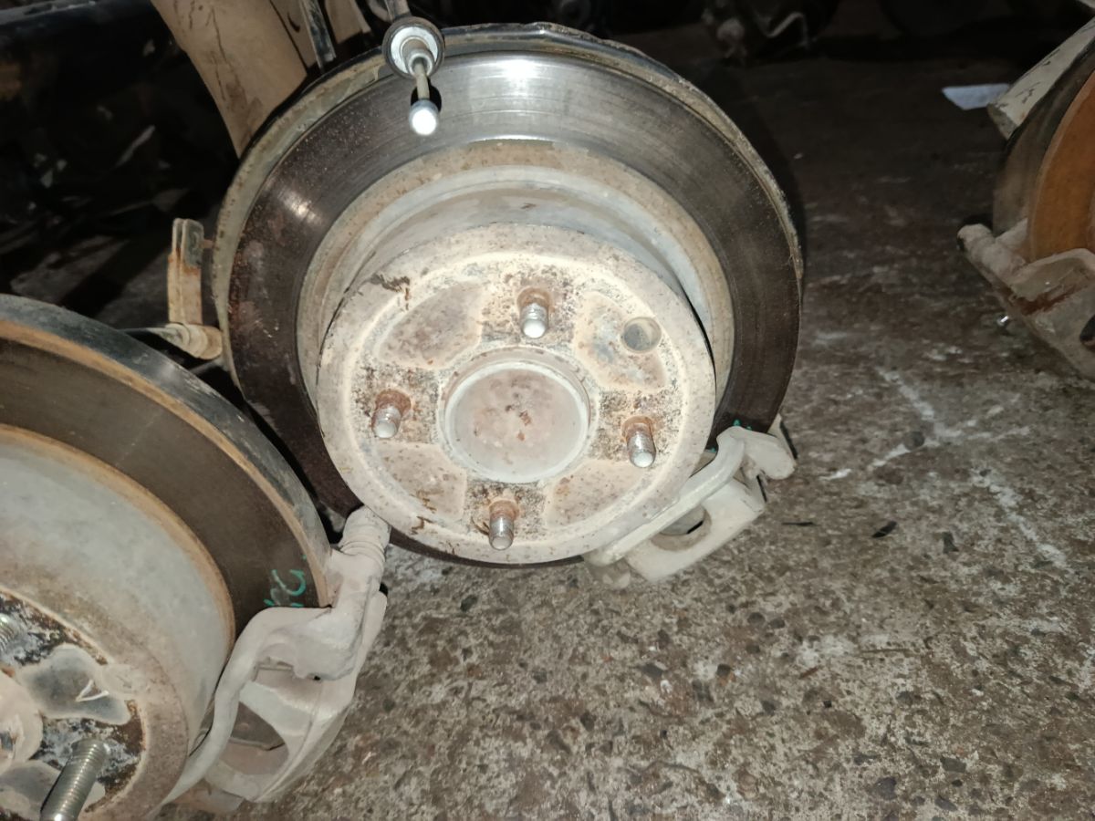 Балка подвески на Nissan Tiida Latio SC11 HR16DE Фото 4