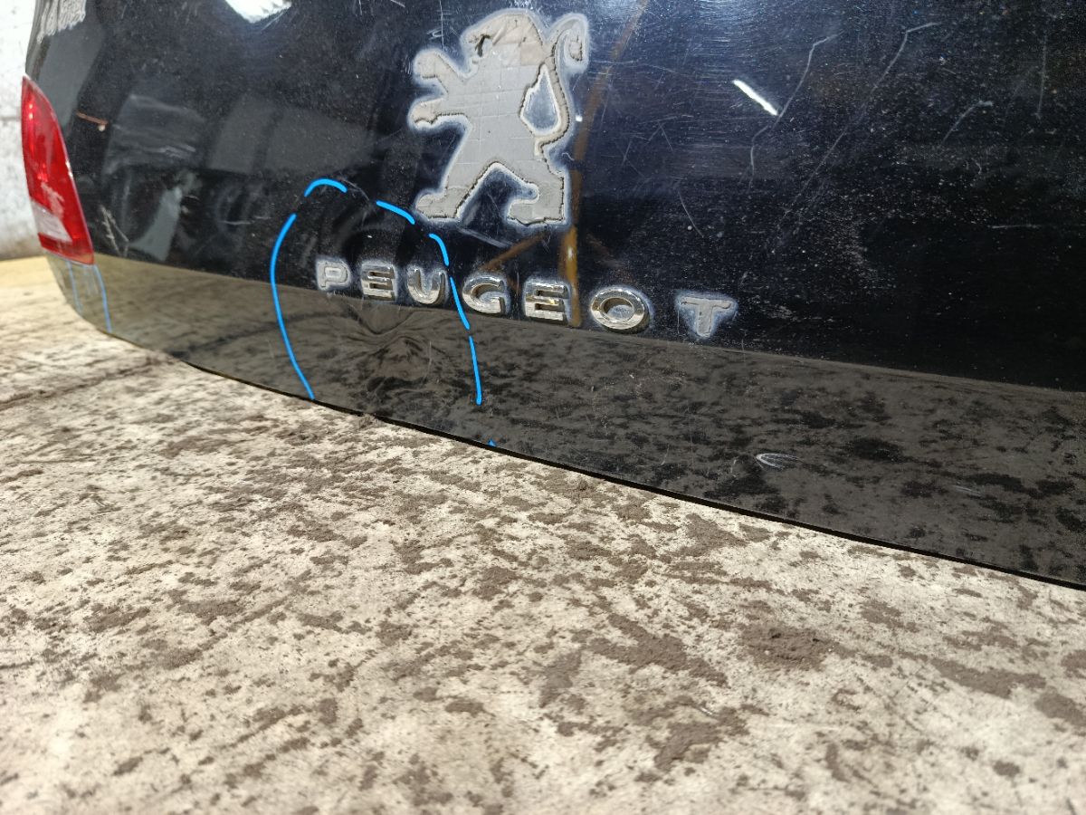Крышка багажника на Peugeot 408 Фото 7