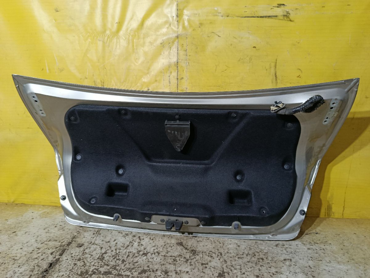 Крышка багажника на Peugeot 408 Фото 7