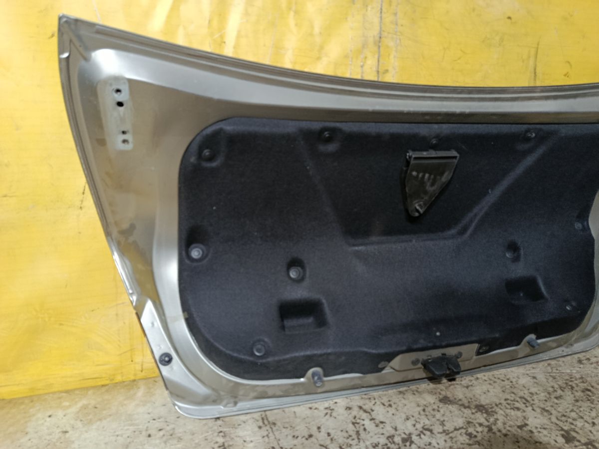 Крышка багажника на Peugeot 408 Фото 9