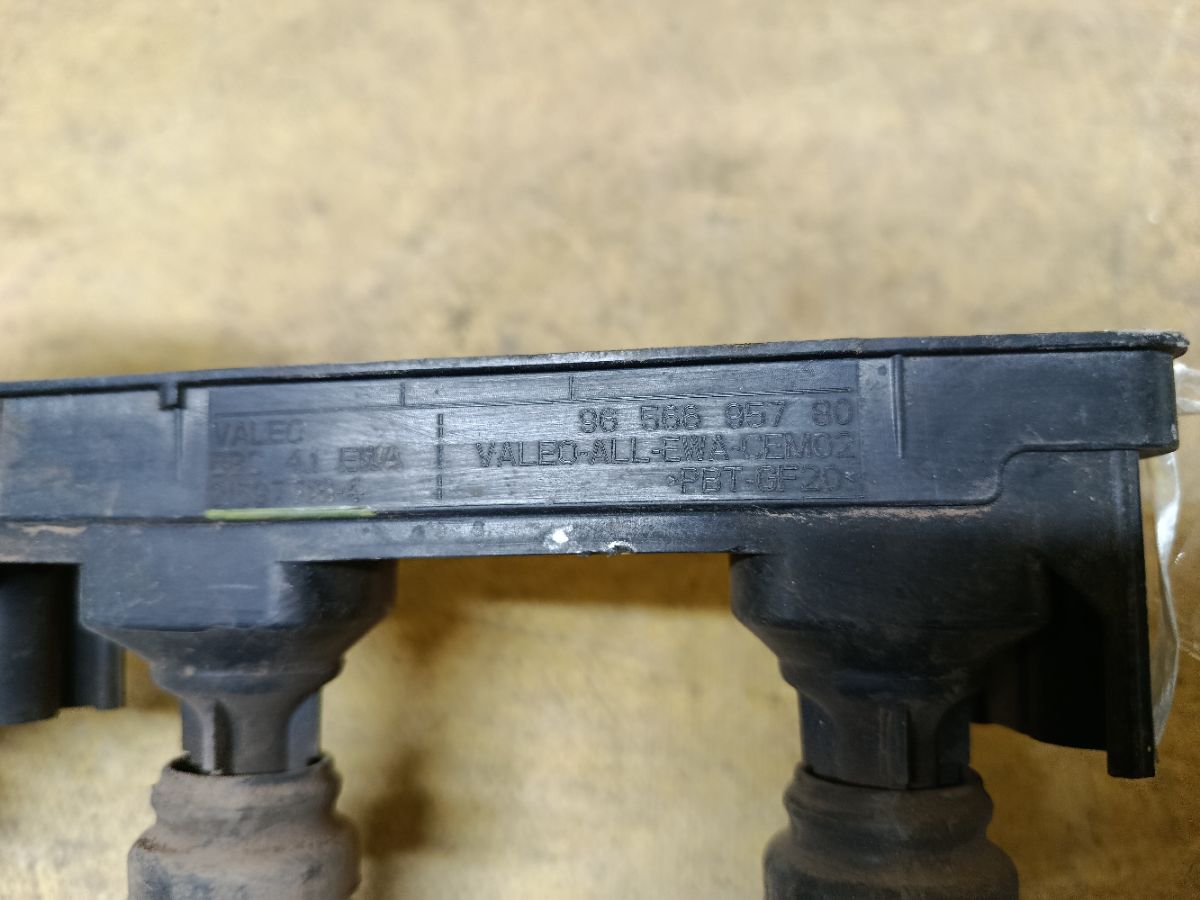 Катушка зажигания 9656695780 на Peugeot 408 Фото 4