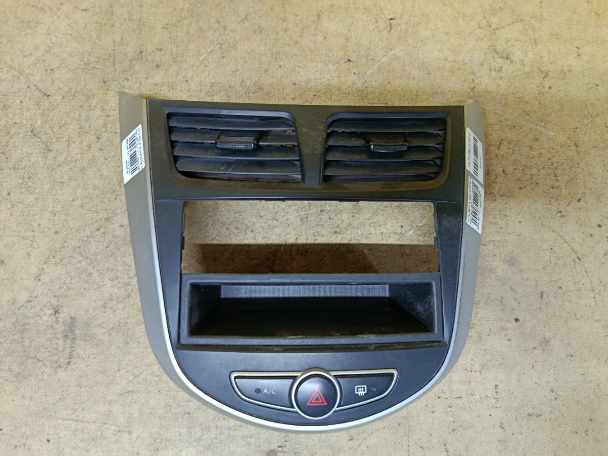 Консоль магнитофона 84741-0U000, 84742-0U000 на Hyundai Solaris RB Фото 2