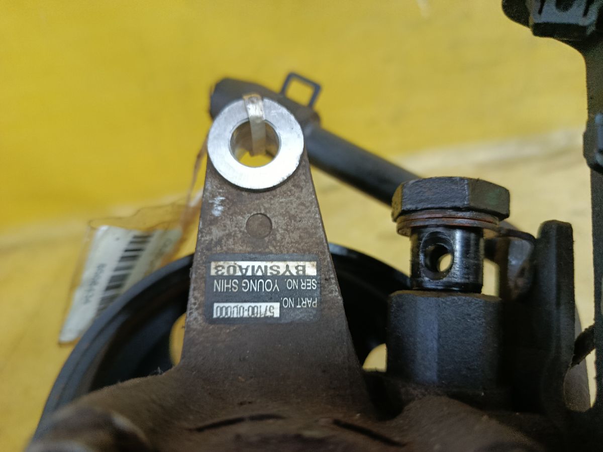 Насос гидроусилителя 57100-0U000 на Hyundai Solaris RB G4FA Фото 6