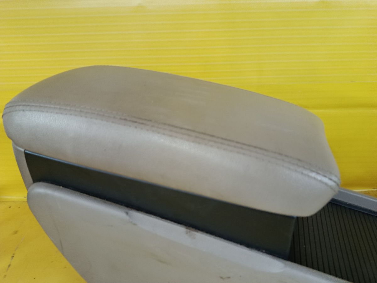 Подлокотник на Honda Civic FD1 Фото 8