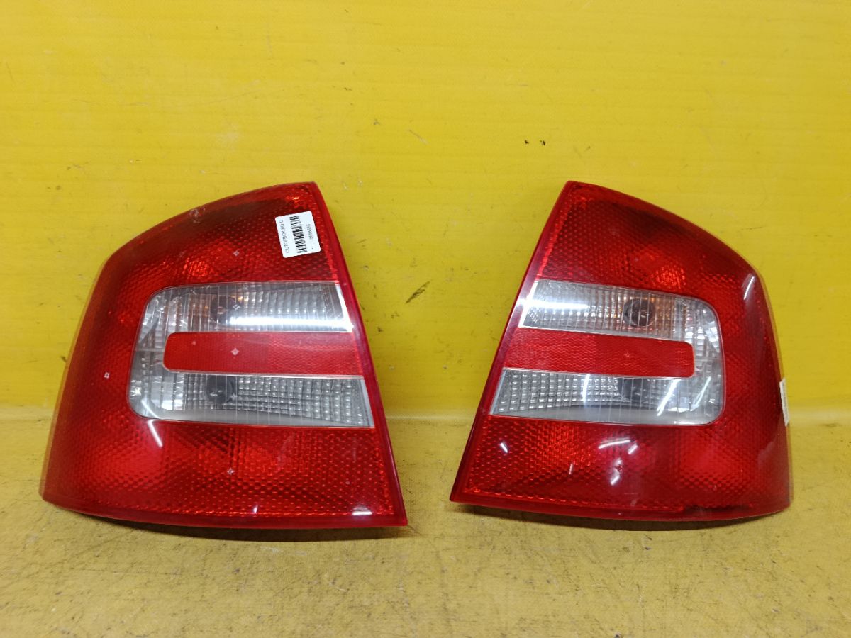 Стоп 1ZD945095, 1ZD945111, 1ZD945096, 1ZD945112 на Skoda Octavia A5 1Z Фото 1