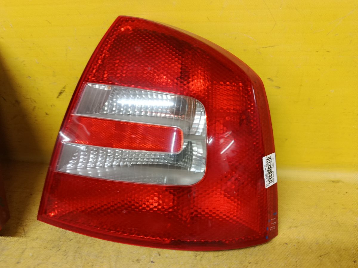 Стоп 1ZD945095, 1ZD945111, 1ZD945096, 1ZD945112 на Skoda Octavia A5 1Z Фото 2