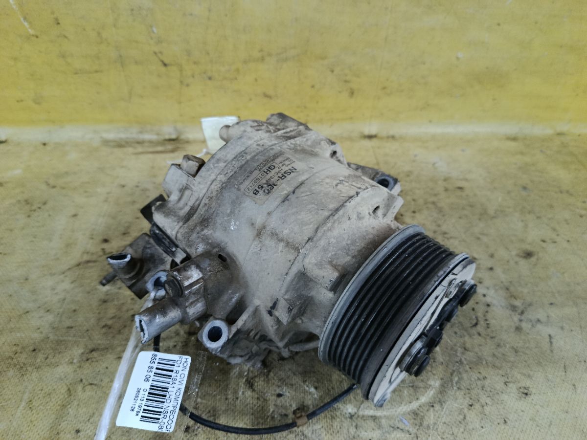 Компрессор кондиционера на Honda Civic FD1 R18A1 Фото 1