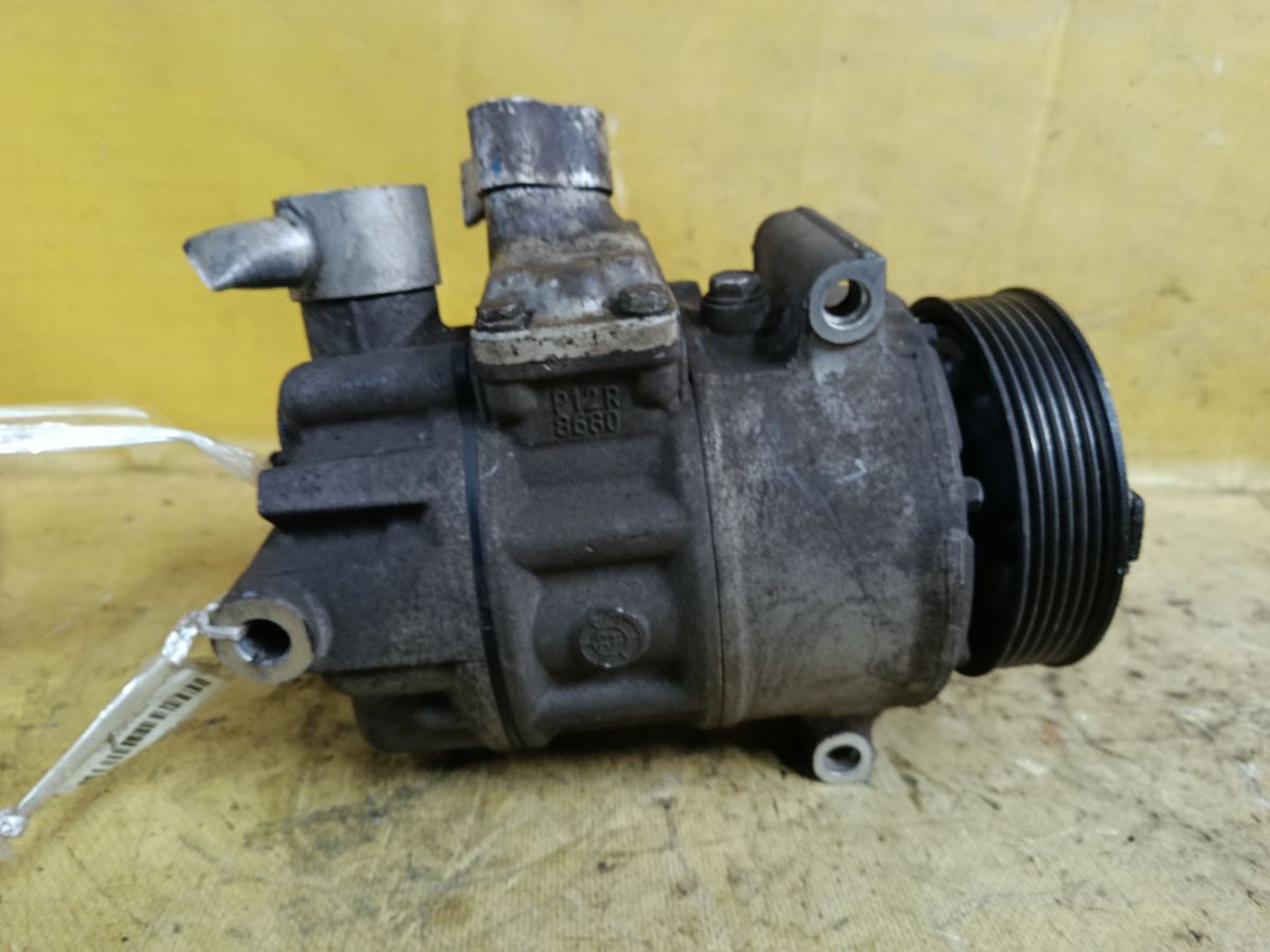 Компрессор кондиционера 1K0820859F на Skoda Octavia 1Z Фото 1