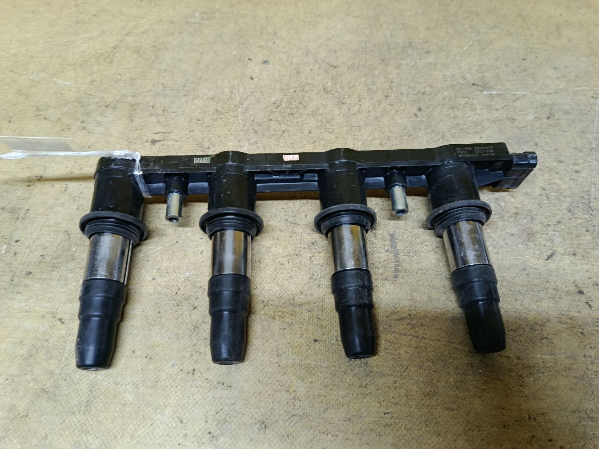 Катушка зажигания DELPHI 28129377 на Chevrolet Cruze J300 F18D4 Фото 1